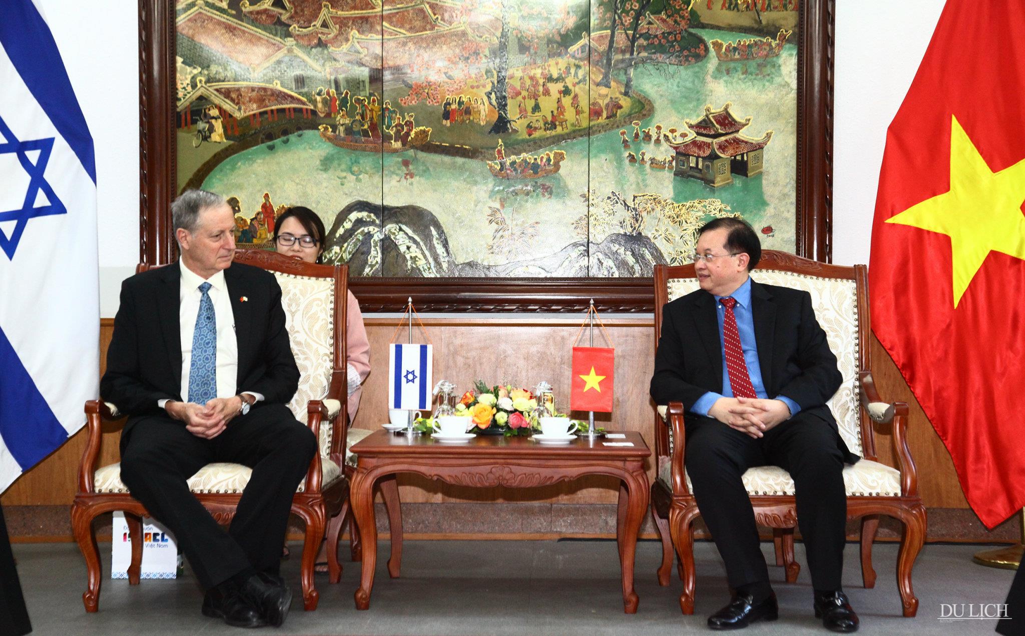 Thứ trưởng Tạ Quang Đông tiếp Đại sứ Yaron Mayer